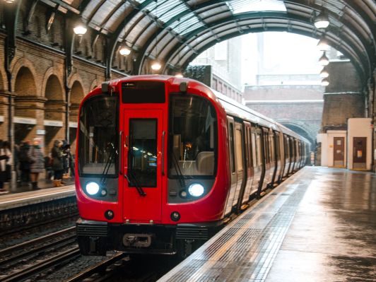 How can I save money on transportation in London